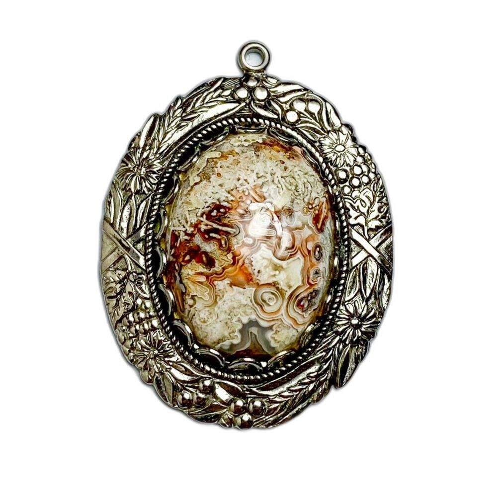 Victorian Gold w Tan, Orange Marble Type Oval Pearl Center Pendant